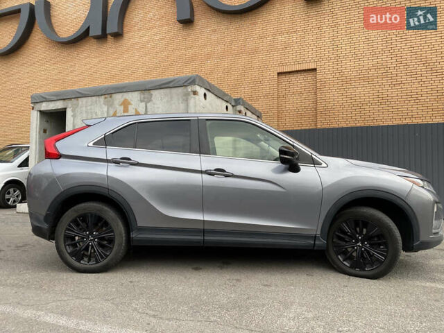 Серый Мицубиси Eclipse Cross, объемом двигателя 1.5 л и пробегом 90 тыс. км за 17000 $, фото 4 на Automoto.ua