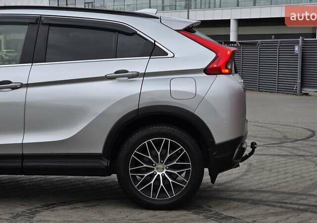 Сірий Міцубісі Eclipse Cross, об'ємом двигуна 1.5 л та пробігом 99 тис. км за 13999 $, фото 7 на Automoto.ua