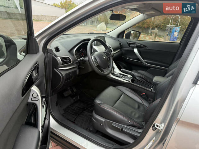 Міцубісі Eclipse Cross 2019 у Белой Церкве на Automoto.ua Сірий Міцубісі Eclipse Cross, об'ємом двигуна 1.5 л та пробігом 54 тис. км за 14999 $, фото 10 на Automoto.ua