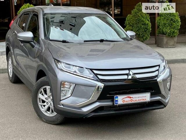 Сірий Міцубісі Eclipse Cross, об'ємом двигуна 1.5 л та пробігом 94 тис. км за 14999 $, фото 1 на Automoto.ua