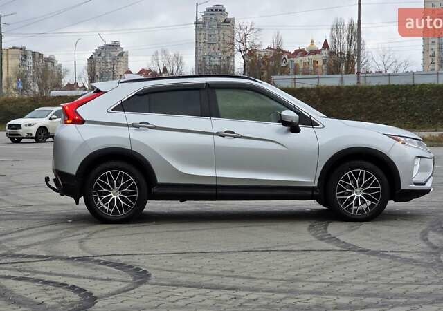 Сірий Міцубісі Eclipse Cross, об'ємом двигуна 1.5 л та пробігом 99 тис. км за 13999 $, фото 14 на Automoto.ua
