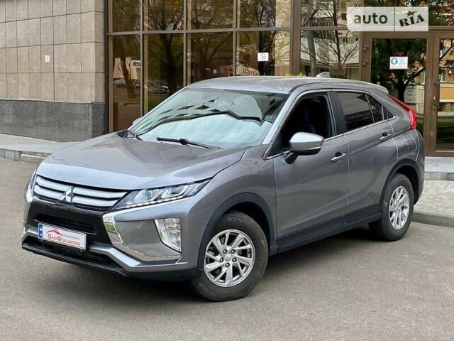 Сірий Міцубісі Eclipse Cross, об'ємом двигуна 1.5 л та пробігом 94 тис. км за 14999 $, фото 6 на Automoto.ua