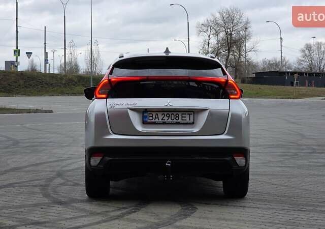 Сірий Міцубісі Eclipse Cross, об'ємом двигуна 1.5 л та пробігом 99 тис. км за 13999 $, фото 13 на Automoto.ua