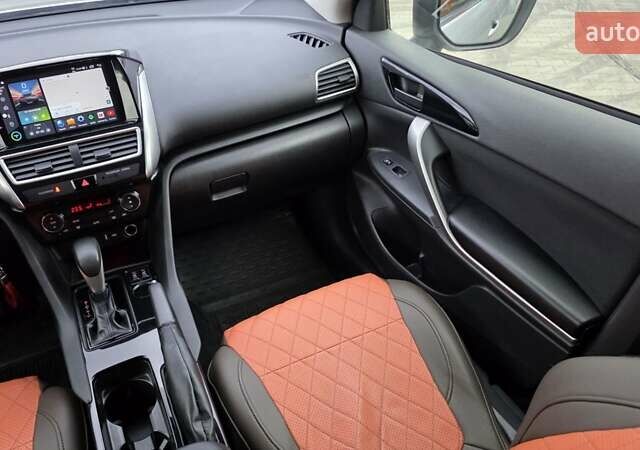 Сірий Міцубісі Eclipse Cross, об'ємом двигуна 1.5 л та пробігом 99 тис. км за 13999 $, фото 21 на Automoto.ua