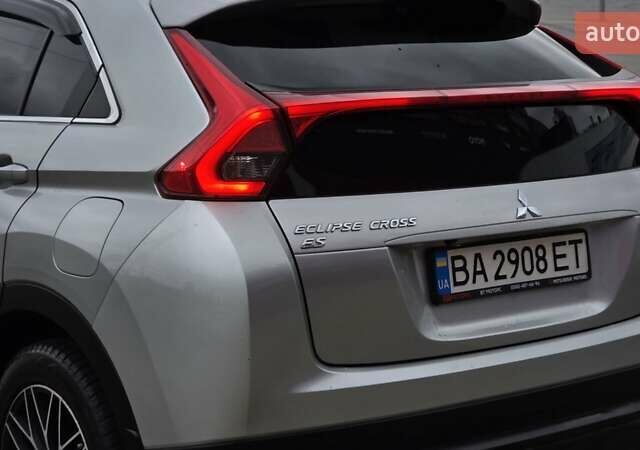 Сірий Міцубісі Eclipse Cross, об'ємом двигуна 1.5 л та пробігом 99 тис. км за 13999 $, фото 9 на Automoto.ua
