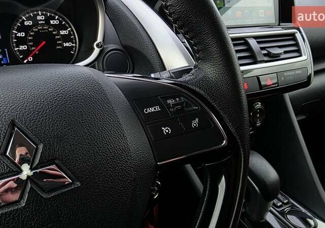 Сірий Міцубісі Eclipse Cross, об'ємом двигуна 1.5 л та пробігом 99 тис. км за 13999 $, фото 28 на Automoto.ua