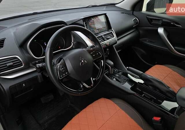 Сірий Міцубісі Eclipse Cross, об'ємом двигуна 1.5 л та пробігом 99 тис. км за 13999 $, фото 24 на Automoto.ua