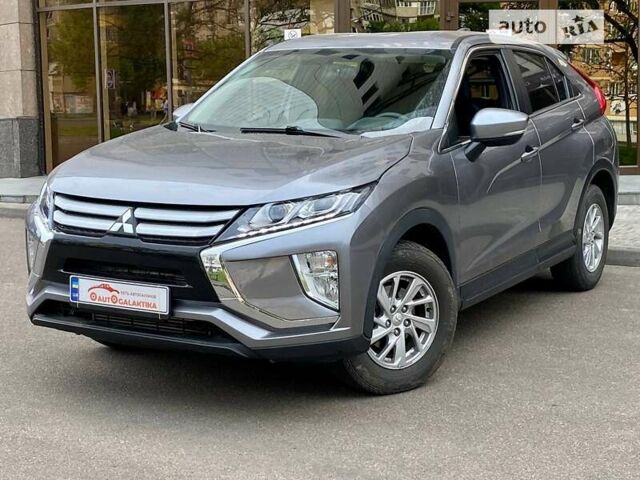 Сірий Міцубісі Eclipse Cross, об'ємом двигуна 1.5 л та пробігом 94 тис. км за 14999 $, фото 4 на Automoto.ua