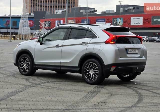 Сірий Міцубісі Eclipse Cross, об'ємом двигуна 1.5 л та пробігом 99 тис. км за 13999 $, фото 12 на Automoto.ua