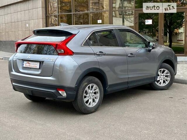 Сірий Міцубісі Eclipse Cross, об'ємом двигуна 1.5 л та пробігом 94 тис. км за 14999 $, фото 12 на Automoto.ua