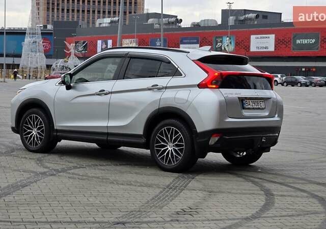 Сірий Міцубісі Eclipse Cross, об'ємом двигуна 1.5 л та пробігом 99 тис. км за 13999 $, фото 8 на Automoto.ua