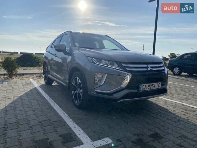 Сірий Міцубісі Eclipse Cross, об'ємом двигуна 1.5 л та пробігом 41 тис. км за 22500 $, фото 3 на Automoto.ua