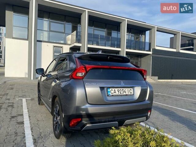 Серый Мицубиси Eclipse Cross, объемом двигателя 1.5 л и пробегом 41 тыс. км за 22000 $, фото 5 на Automoto.ua