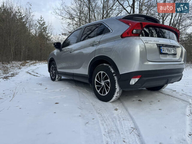 Серый Мицубиси Eclipse Cross, объемом двигателя 1.5 л и пробегом 105 тыс. км за 16300 $, фото 12 на Automoto.ua