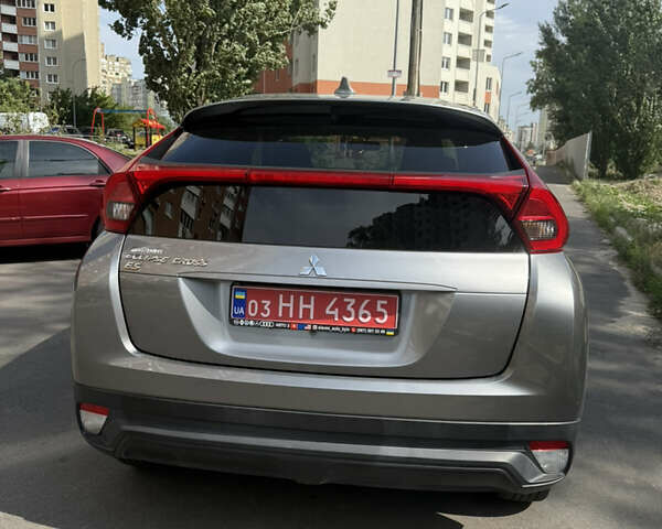 Серый Мицубиси Eclipse Cross, объемом двигателя 1.5 л и пробегом 118 тыс. км за 14999 $, фото 3 на Automoto.ua