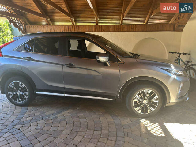 Сірий Міцубісі Eclipse Cross, об'ємом двигуна 1.5 л та пробігом 57 тис. км за 21800 $, фото 3 на Automoto.ua