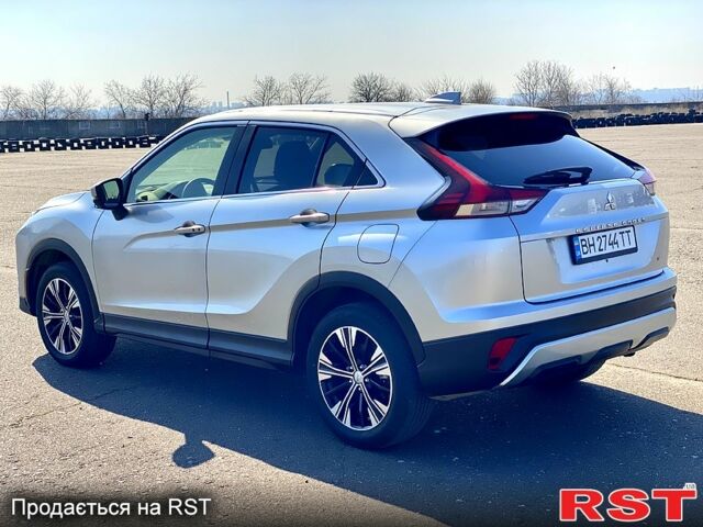 Сірий Міцубісі Eclipse Cross, об'ємом двигуна 1.5 л та пробігом 37 тис. км за 23900 $, фото 3 на Automoto.ua