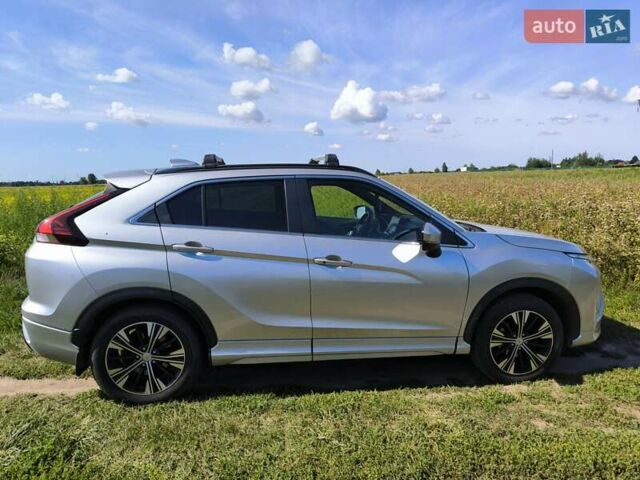 Сірий Міцубісі Eclipse Cross, об'ємом двигуна 2 л та пробігом 70 тис. км за 23000 $, фото 1 на Automoto.ua