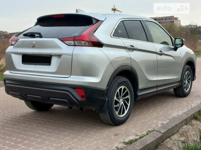 Серый Мицубиси Eclipse Cross, объемом двигателя 1.5 л и пробегом 20 тыс. км за 24200 $, фото 3 на Automoto.ua