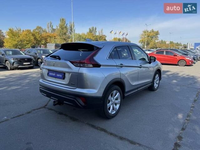 Серый Мицубиси Eclipse Cross, объемом двигателя 1.5 л и пробегом 25 тыс. км за 20100 $, фото 4 на Automoto.ua