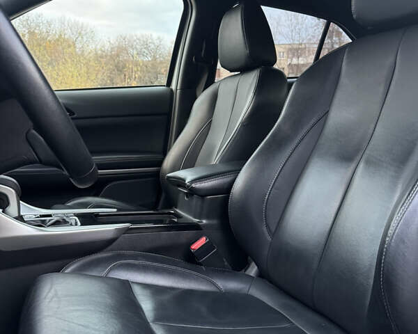 Серый Мицубиси Eclipse Cross, объемом двигателя 1.5 л и пробегом 34 тыс. км за 19699 $, фото 11 на Automoto.ua