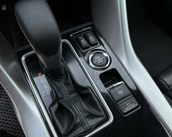 Серый Мицубиси Eclipse Cross, объемом двигателя 1.5 л и пробегом 34 тыс. км за 19699 $, фото 14 на Automoto.ua