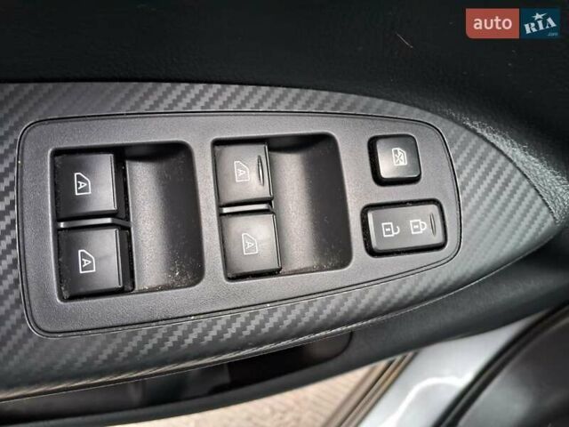 Сірий Міцубісі Eclipse Cross, об'ємом двигуна 2 л та пробігом 79 тис. км за 21900 $, фото 29 на Automoto.ua