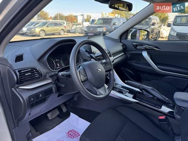 Серый Мицубиси Eclipse Cross, объемом двигателя 1.5 л и пробегом 25 тыс. км за 20100 $, фото 11 на Automoto.ua