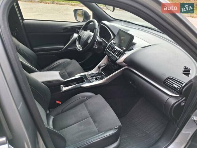 Сірий Міцубісі Eclipse Cross, об'ємом двигуна 2 л та пробігом 79 тис. км за 21900 $, фото 37 на Automoto.ua