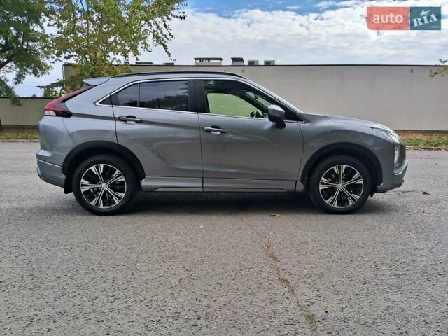 Сірий Міцубісі Eclipse Cross, об'ємом двигуна 2 л та пробігом 79 тис. км за 21900 $, фото 8 на Automoto.ua