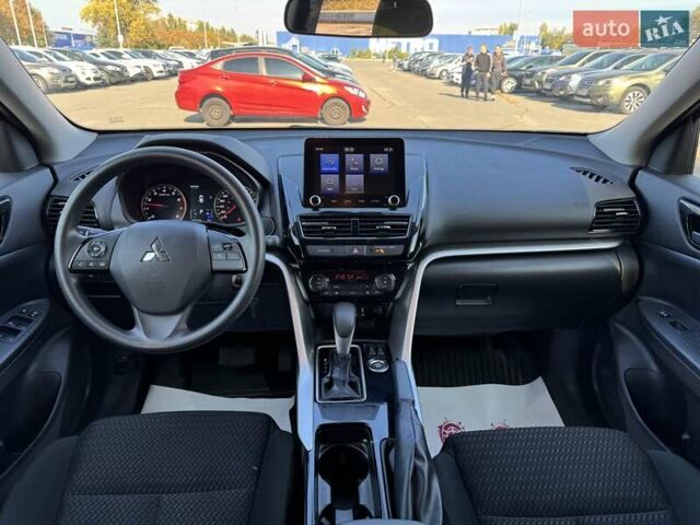 Серый Мицубиси Eclipse Cross, объемом двигателя 1.5 л и пробегом 25 тыс. км за 20100 $, фото 16 на Automoto.ua