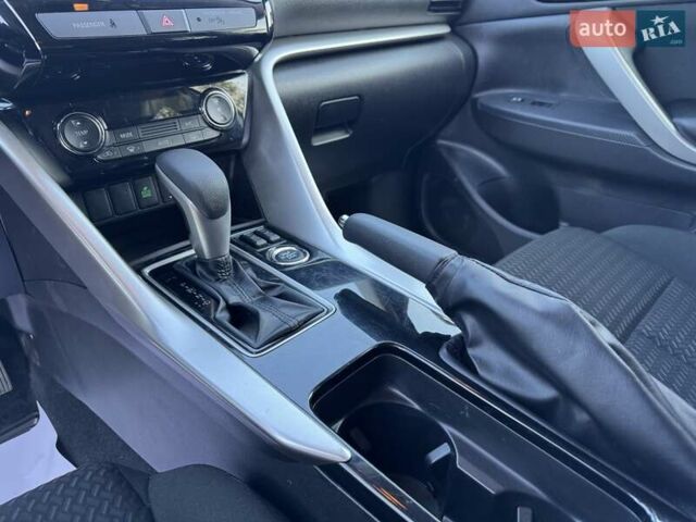 Серый Мицубиси Eclipse Cross, объемом двигателя 1.5 л и пробегом 25 тыс. км за 20100 $, фото 12 на Automoto.ua