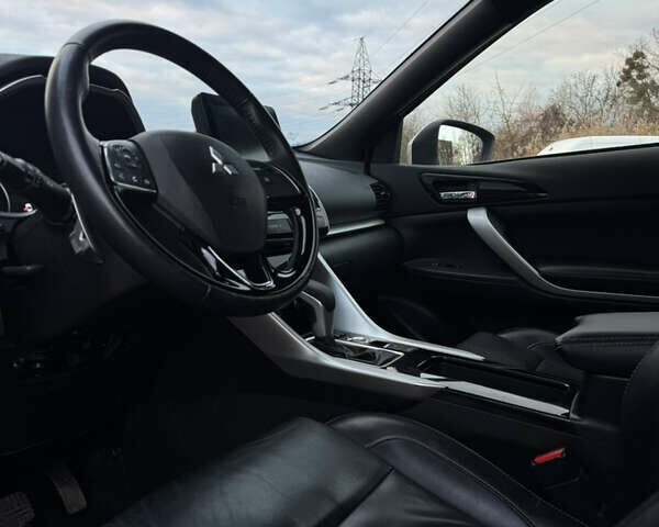 Серый Мицубиси Eclipse Cross, объемом двигателя 1.5 л и пробегом 34 тыс. км за 19699 $, фото 10 на Automoto.ua