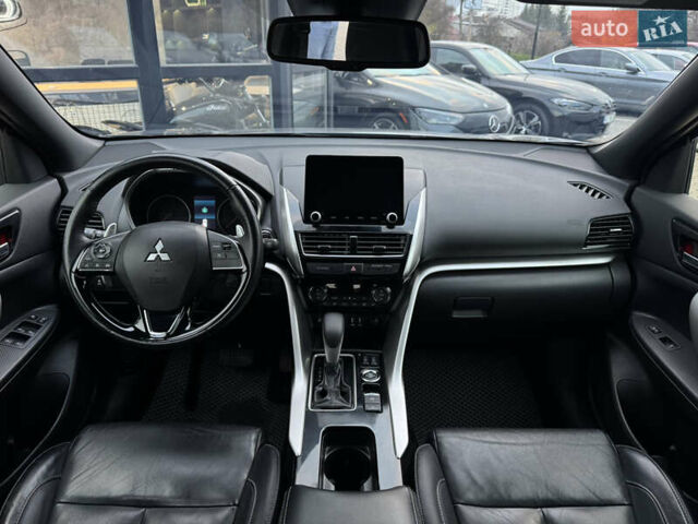 Серый Мицубиси Eclipse Cross, объемом двигателя 1.5 л и пробегом 34 тыс. км за 19699 $, фото 18 на Automoto.ua