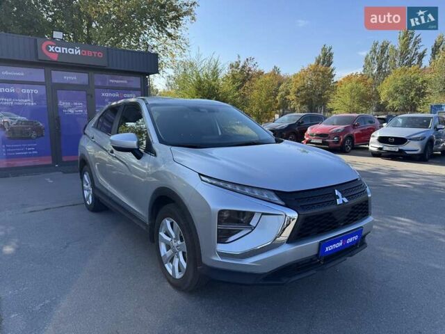 Серый Мицубиси Eclipse Cross, объемом двигателя 1.5 л и пробегом 25 тыс. км за 20100 $, фото 2 на Automoto.ua
