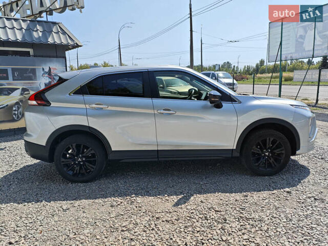 Сірий Міцубісі Eclipse Cross, об'ємом двигуна 1.5 л та пробігом 79 тис. км за 18999 $, фото 4 на Automoto.ua