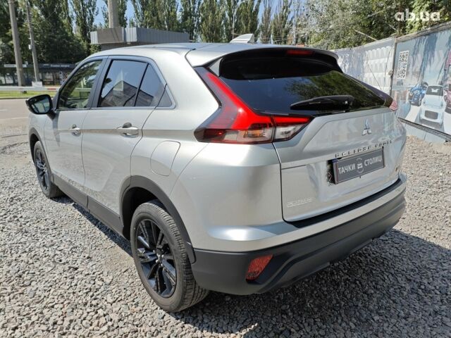 Сірий Міцубісі Eclipse Cross, об'ємом двигуна 1.5 л та пробігом 79 тис. км за 18880 $, фото 7 на Automoto.ua