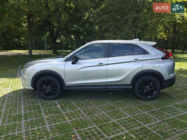 Серый Мицубиси Eclipse Cross, объемом двигателя 1.5 л и пробегом 80 тыс. км за 18700 $, фото 3 на Automoto.ua