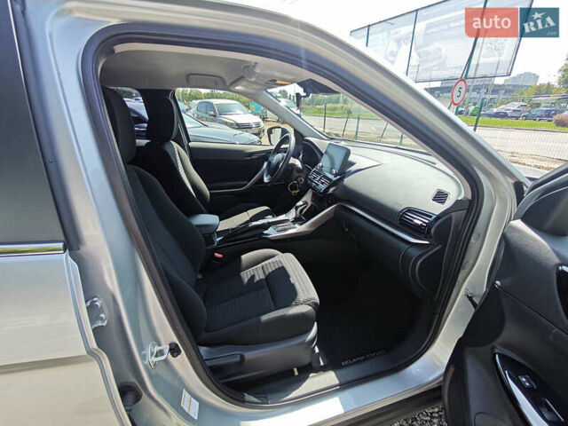 Сірий Міцубісі Eclipse Cross, об'ємом двигуна 1.5 л та пробігом 79 тис. км за 18999 $, фото 15 на Automoto.ua