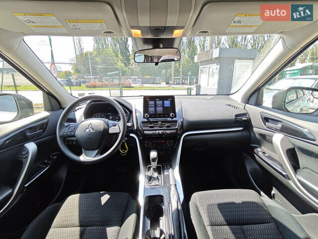 Сірий Міцубісі Eclipse Cross, об'ємом двигуна 1.5 л та пробігом 79 тис. км за 18999 $, фото 21 на Automoto.ua