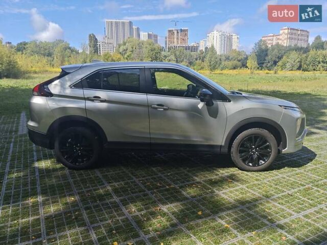 Серый Мицубиси Eclipse Cross, объемом двигателя 1.5 л и пробегом 80 тыс. км за 18700 $, фото 4 на Automoto.ua