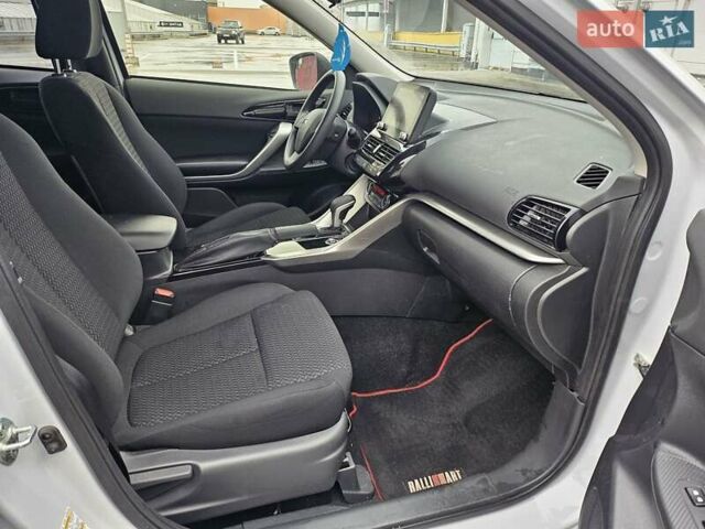 Серый Мицубиси Eclipse Cross, объемом двигателя 1.5 л и пробегом 1 тыс. км за 24700 $, фото 13 на Automoto.ua