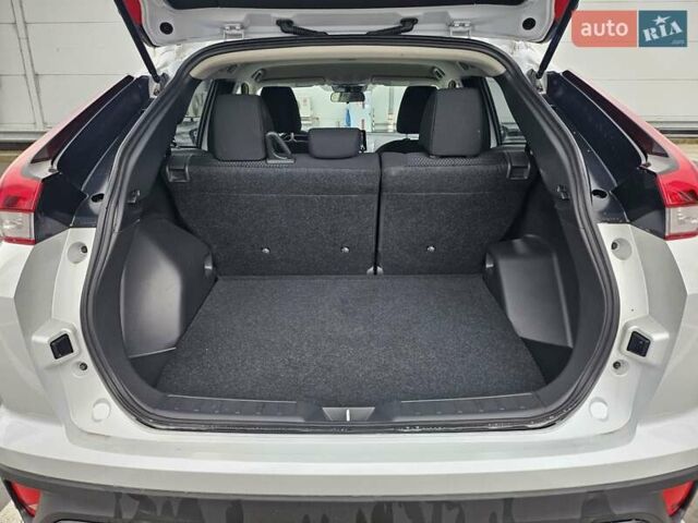 Серый Мицубиси Eclipse Cross, объемом двигателя 1.5 л и пробегом 1 тыс. км за 24700 $, фото 9 на Automoto.ua