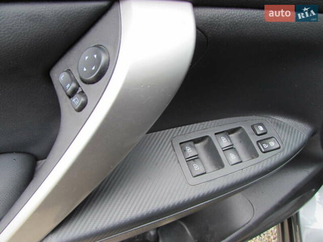 Серый Мицубиси Eclipse Cross, объемом двигателя 2 л и пробегом 19 тыс. км за 27500 $, фото 23 на Automoto.ua