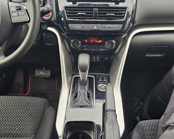 Серый Мицубиси Eclipse Cross, объемом двигателя 1.5 л и пробегом 1 тыс. км за 24700 $, фото 20 на Automoto.ua