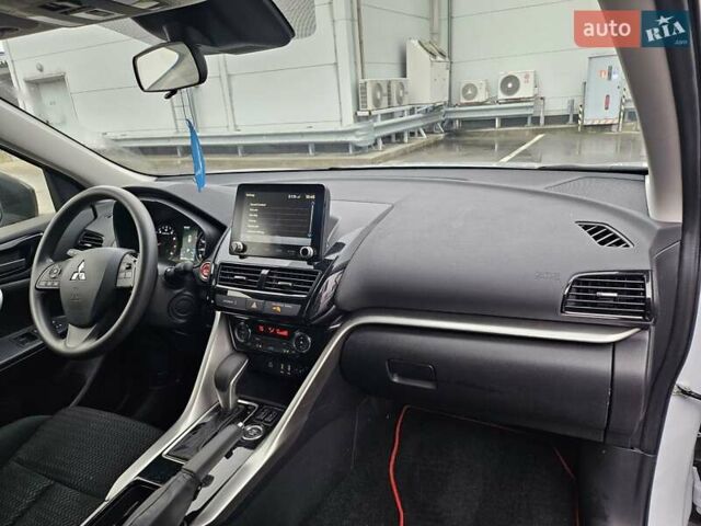 Серый Мицубиси Eclipse Cross, объемом двигателя 1.5 л и пробегом 1 тыс. км за 24700 $, фото 14 на Automoto.ua