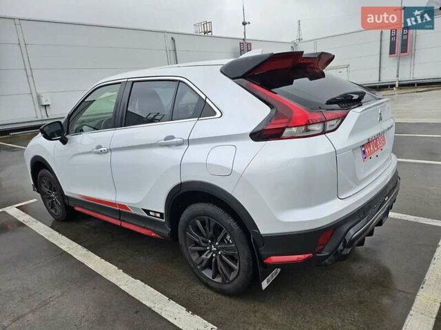 Серый Мицубиси Eclipse Cross, объемом двигателя 1.5 л и пробегом 1 тыс. км за 24700 $, фото 3 на Automoto.ua