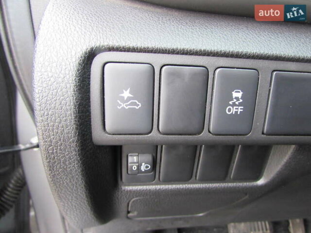 Серый Мицубиси Eclipse Cross, объемом двигателя 2 л и пробегом 19 тыс. км за 27500 $, фото 24 на Automoto.ua