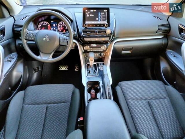 Серый Мицубиси Eclipse Cross, объемом двигателя 1.5 л и пробегом 17 тыс. км за 24400 $, фото 18 на Automoto.ua