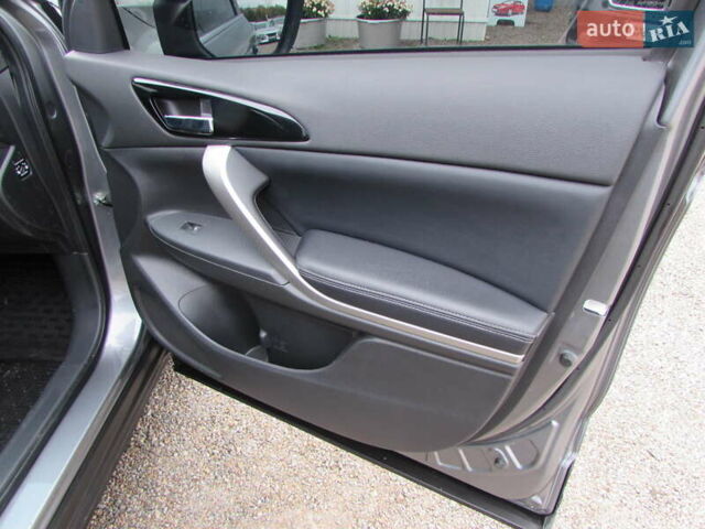 Серый Мицубиси Eclipse Cross, объемом двигателя 2 л и пробегом 19 тыс. км за 27500 $, фото 19 на Automoto.ua